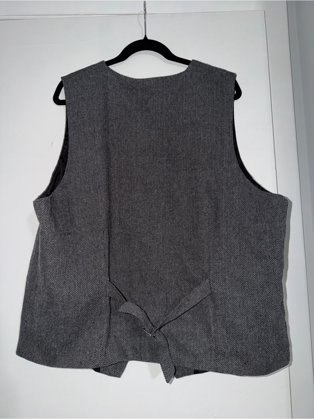 Men's Gray Wool Blend Vest - Classic Tailored Waistcoat - Picture 4 of 4